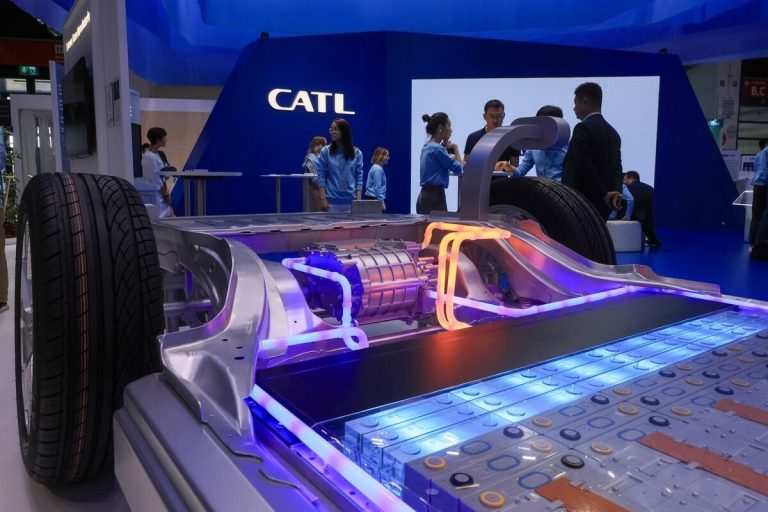 China se pone seria: BYD y CATL se alían para dominar las baterías de estado sólido