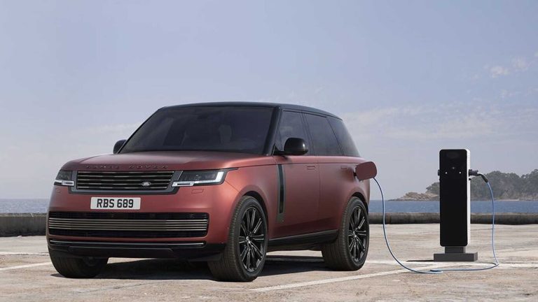 Jaguar Land Rover da un paso atrás con la electrificación… apostará más por los híbridos