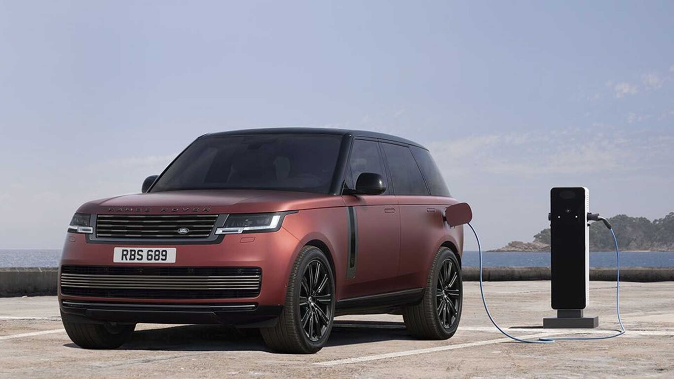 Jaguar Land Rover da un paso atrás con la electrificación… apostará más por los híbridos