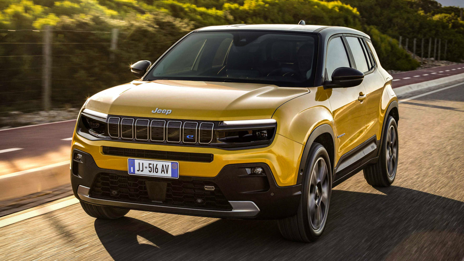 El Jeep Avenger 4xe ahora es microhíbrido: tracción total y etiqueta ECO