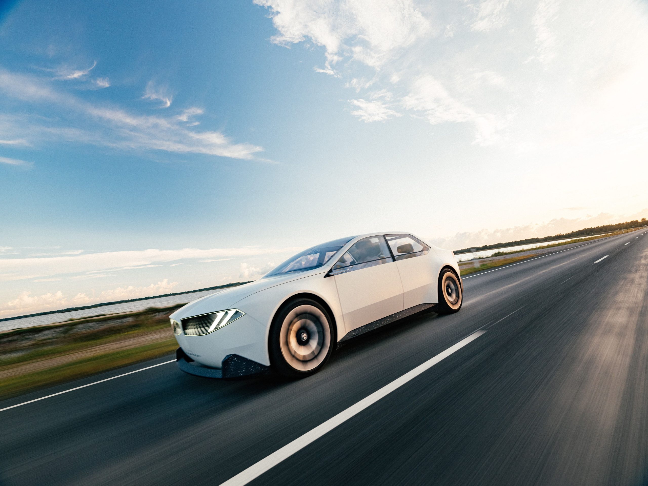 El CEO de BMW quiere que la Unión Europea revise sus objetivos de emisiones: las ventas de eléctricos no van al ritmo que esperan
