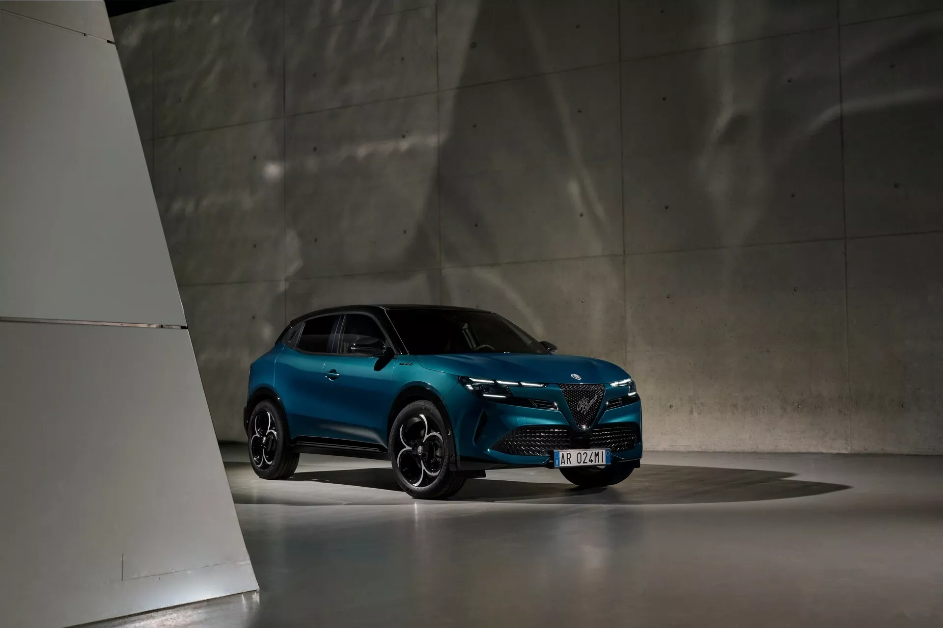 Stellantis pierde el pulso contra el gobierno italiano: el Alfa Romeo Milano se pasa a llamar Junior