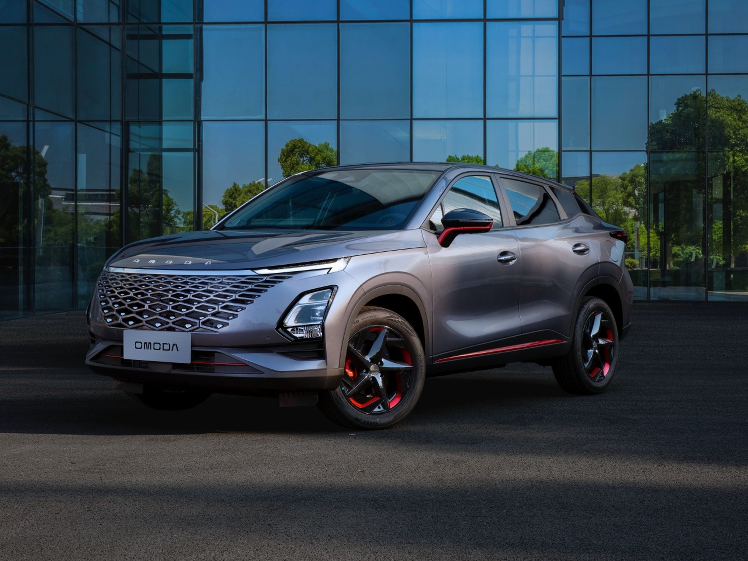 Ahora sí: la fábrica de Nissan en Barcelona volverá a la vida ensamblando vehículos de esta marca china