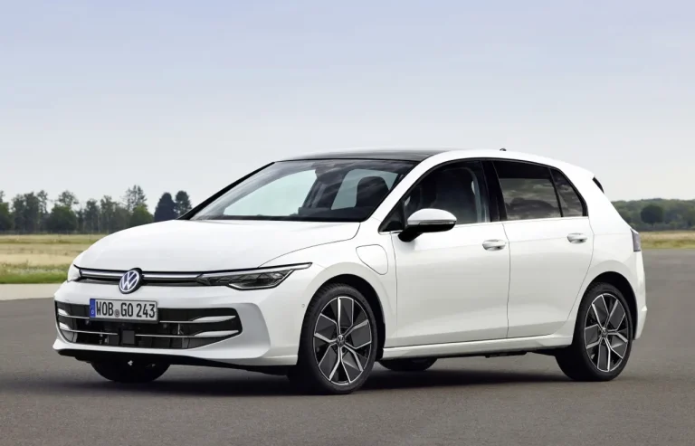 El renovado Volkswagen Golf 2024 ya tiene precios… y ahora es hasta 5.000 euros más barato