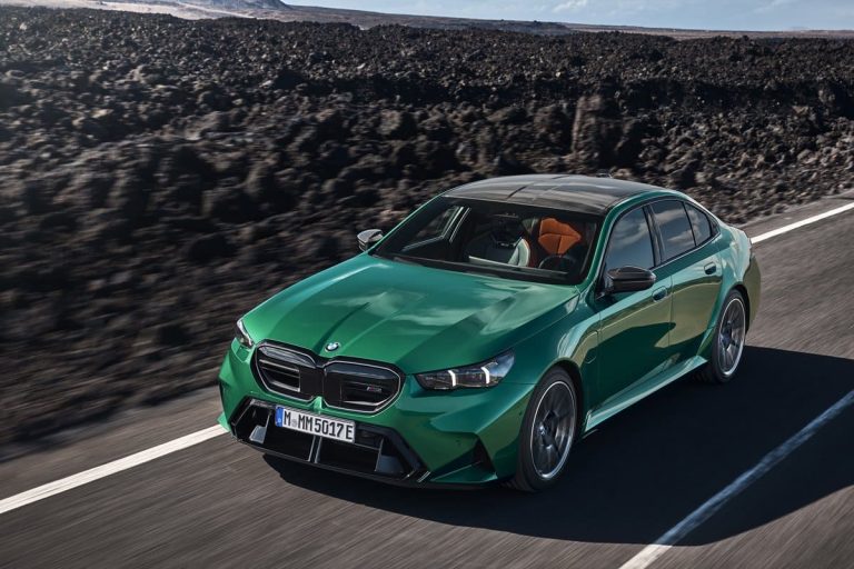 El BMW M5 2024 es híbrido enchufable, tiene 727 CV y… 450 kg más pesado