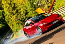El Tesla Model 3 Performance (Highland) sigue sin ser capaz de completar una vuelta sin desfallecer en el circuito de Nürburgring