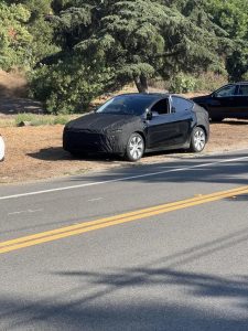 El Tesla Model Y Juniper más cerca de su lanzamiento: así luce camuflado