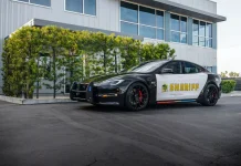 Este Tesla Model S Plaid de la policía con 1.020 CV te hará pensártelo dos veces si quieres huir