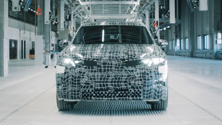 BMW comienza a fabricar las primeras series del iX3 ‘Neue Klasse’