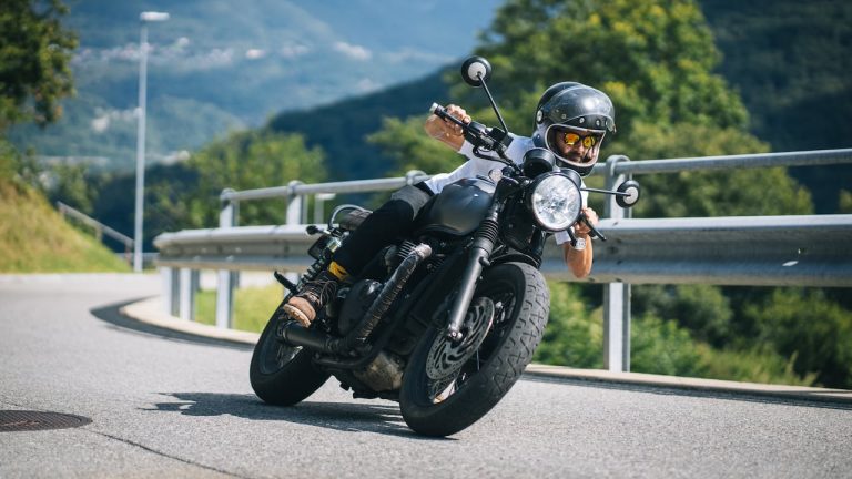 5 accesorios para motociclistas que no deben faltar en tu equipamiento