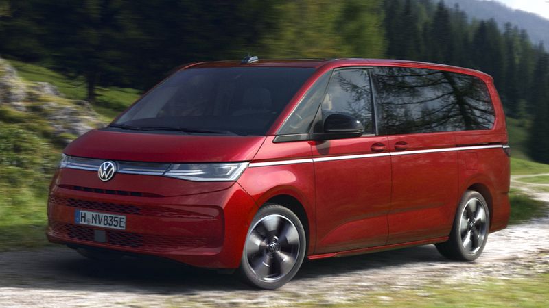 Volkswagen Multivan eHybrid 4Motion: la versión híbrida enchufable dobla su autonomía eléctrica