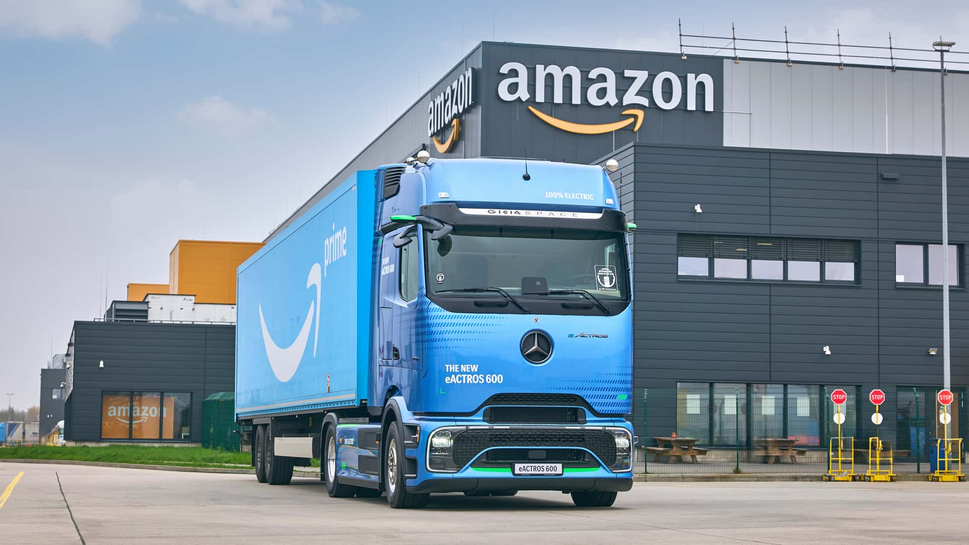 Amazon apuesta por la electrificación en Europa: adquiere 200 camiones eléctricos eActros 600 de Mercedes-Benz Trucks