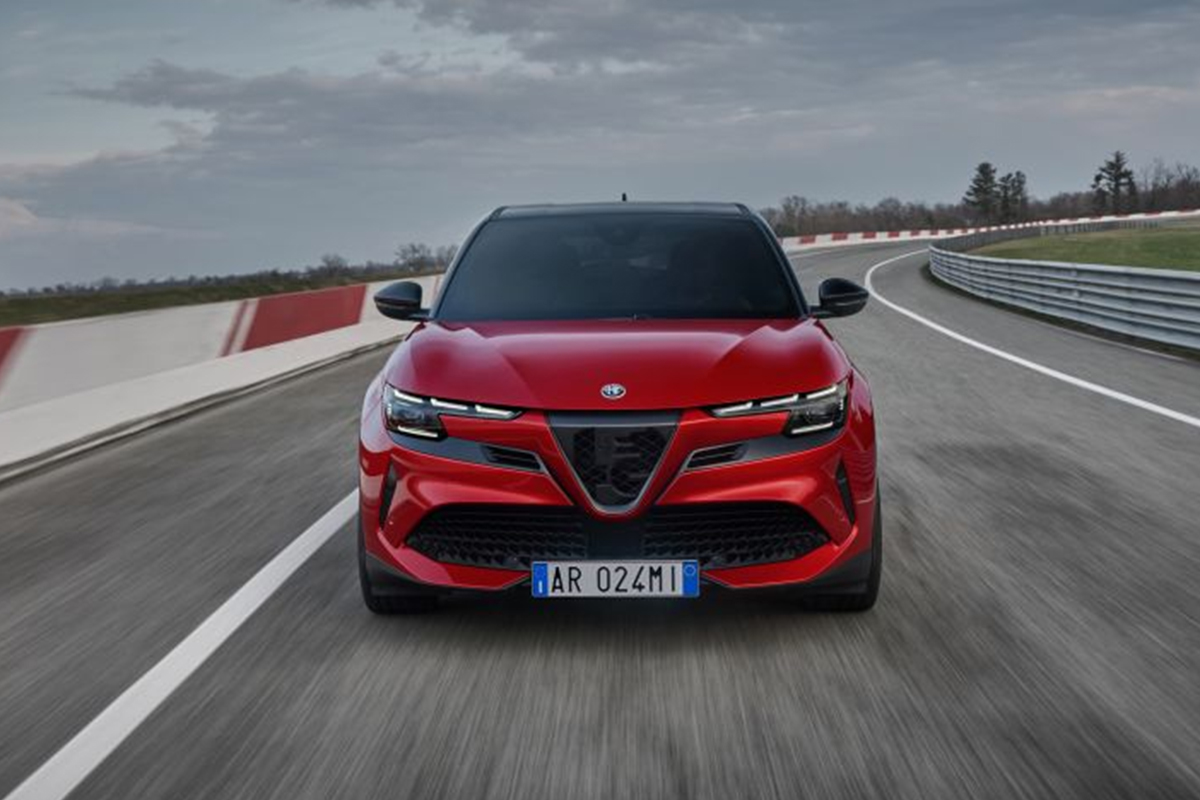 Alfa Romeo cambia de rumbo: seguirá apostando por la combustión interna