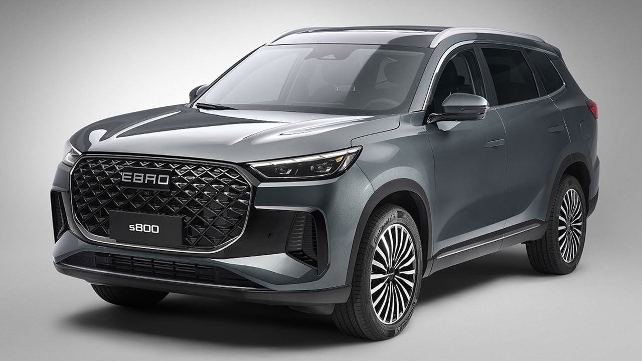 El SUV de siete plazas de Ebro ya ha comenzado a fabricarse: el S800 llegará pronto a los concesionarios