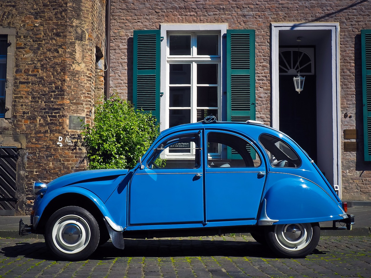 Citroën está desarrollando una respuesta al R5 de Renault: ¿vuelve el 2CV?