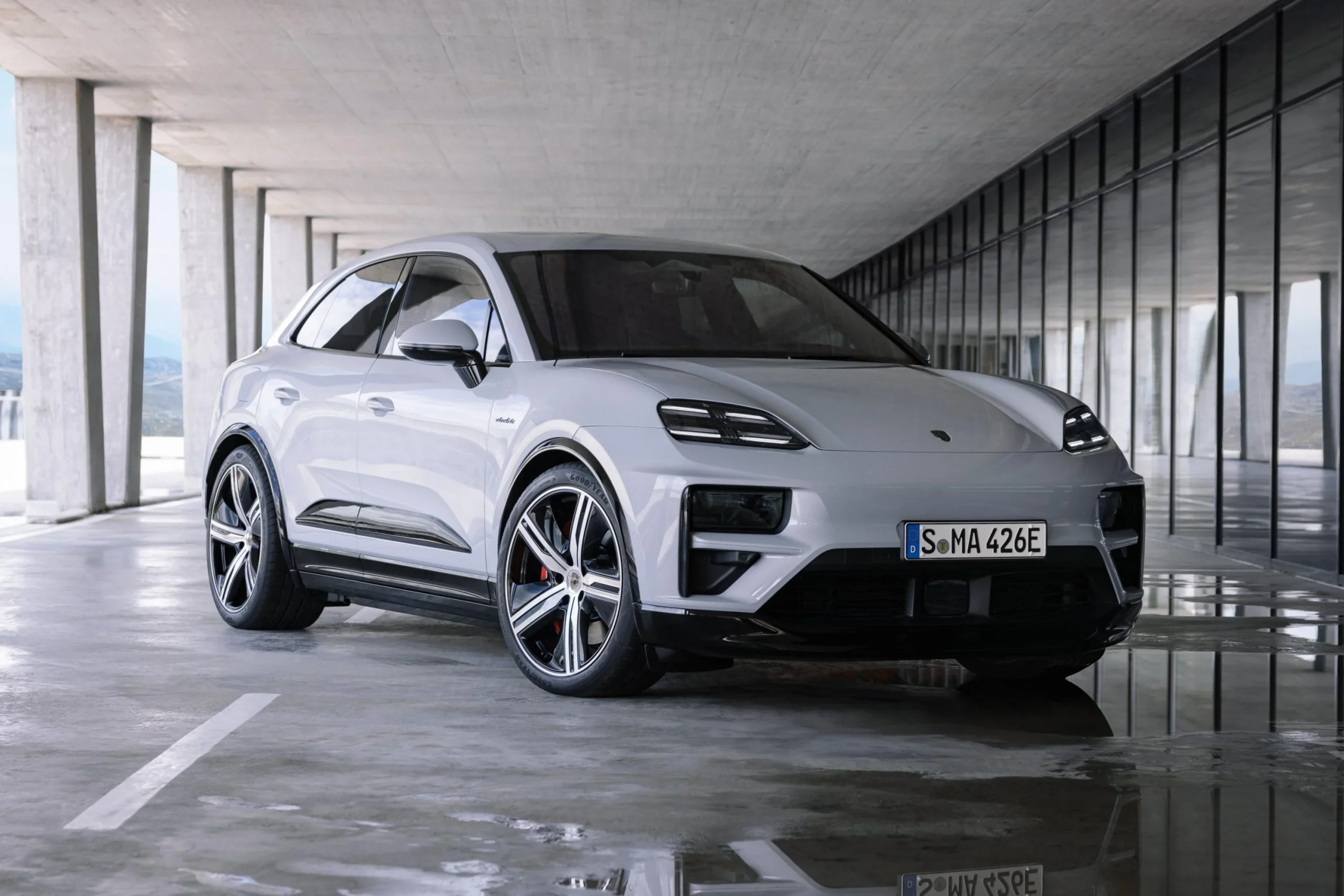Porsche está considerando lanzar un SUV nuevo de combustión interna… para compensar la salida del Macan ICE