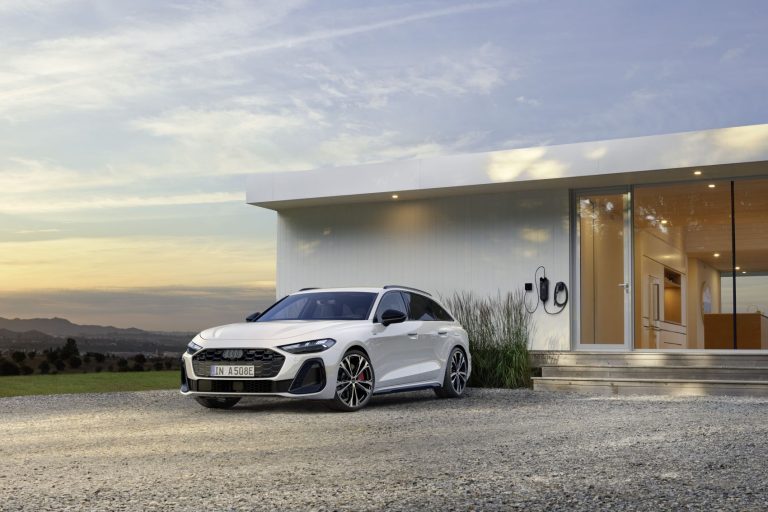 110 km de autonomía eléctrica: El Audi A5 e-hybrid bate al BMW 330e