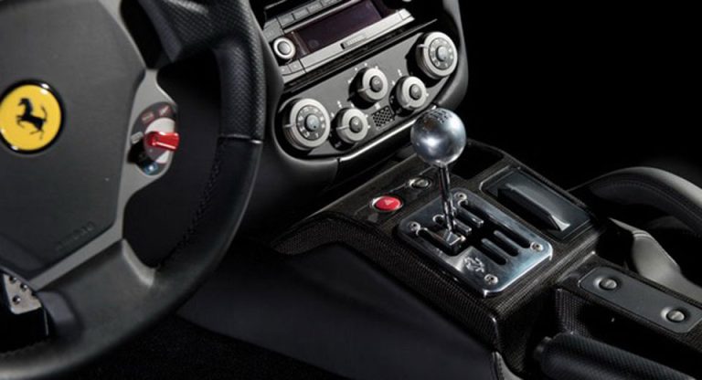 Ferrari podría volver a fabricar modelos con cambio manual… pero únicamente en modelos específicos