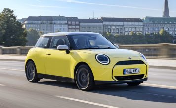 MINI también cambia su estrategia de electrificación: seguirá teniendo coches de combustión más allá de 2030 mini cooper electric 1 4 1000x563