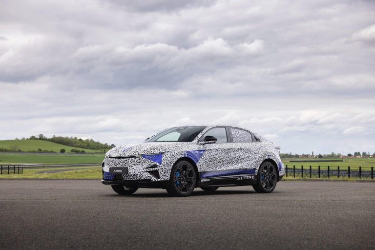 El Alpine A390 cada vez más cerca: llegará el 27 de Mayo y contará con 360 CV