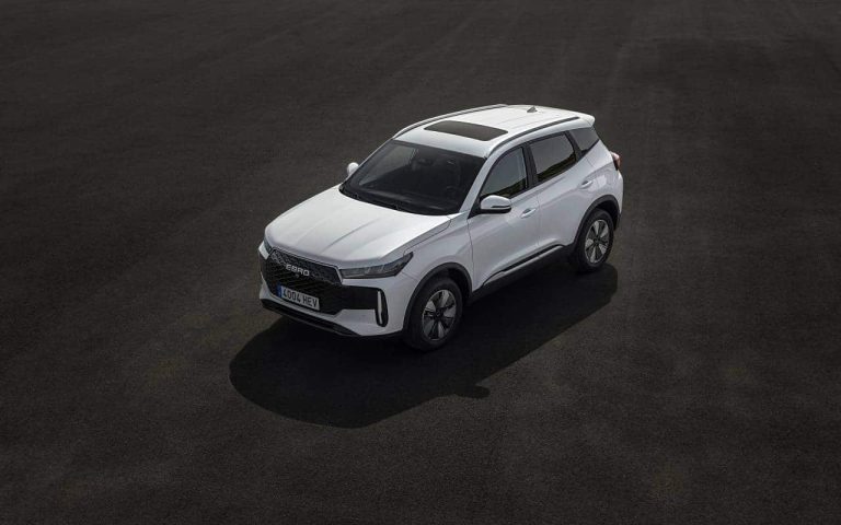 El EBRO S400 ya tiene precio… y mira de frente a Toyota y MG