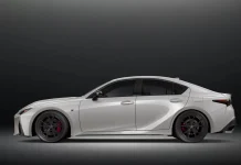Lexus va a decirle sayonara IS 500, y esta puede ser tu última oportunidad de hacerte con un V8 atmosférico en este formato 2025 is 500 ultimate edition 01 hero1