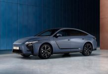 El Lexus ES 2026 se electrifica por completo, pero… ¿está a la altura de sus rivales? lexus es portada