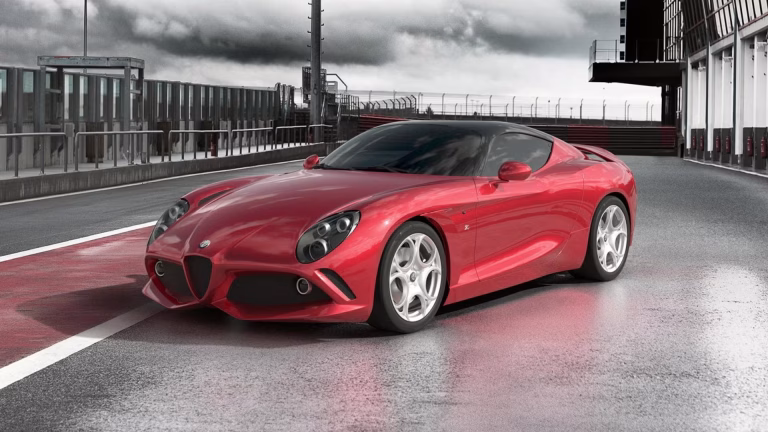 Parece un Alfa Romeo 8C, pero no lo es: te presentamos el 8C DoppiaCoda Zagato