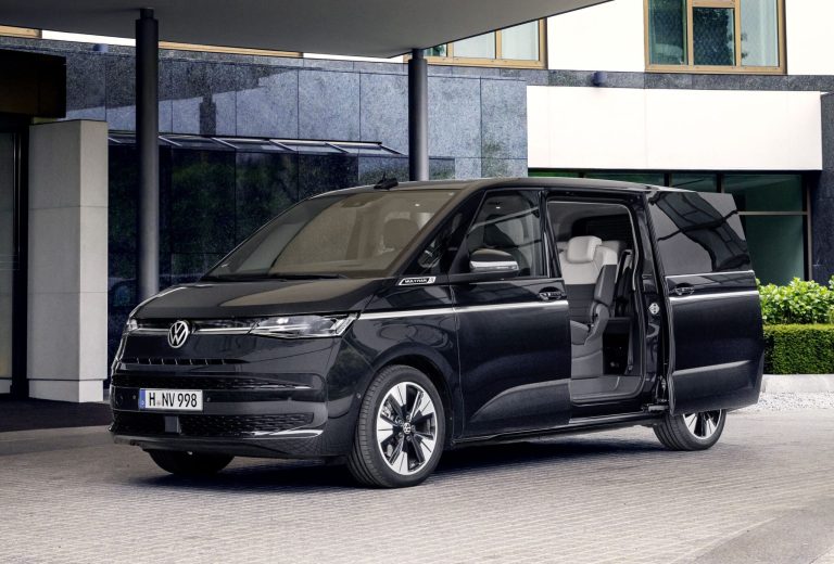 Las variante de ocho asientos llega al Volkswagen Multivan