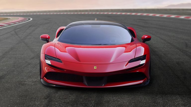 El segundo modelo eléctrico de Ferrari se retrasa: la marca no ve interés en él