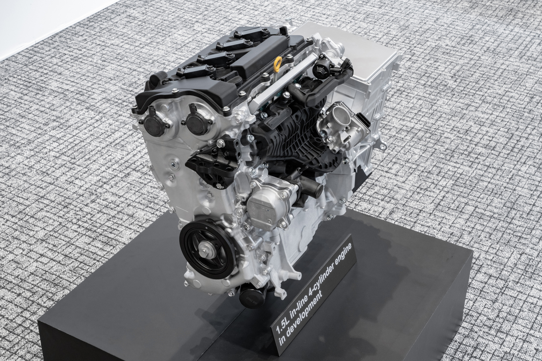 Esta nueva familia de motores de Toyota estarán en todos sus sistemas de propulsión… ¡hasta en eléctricos!