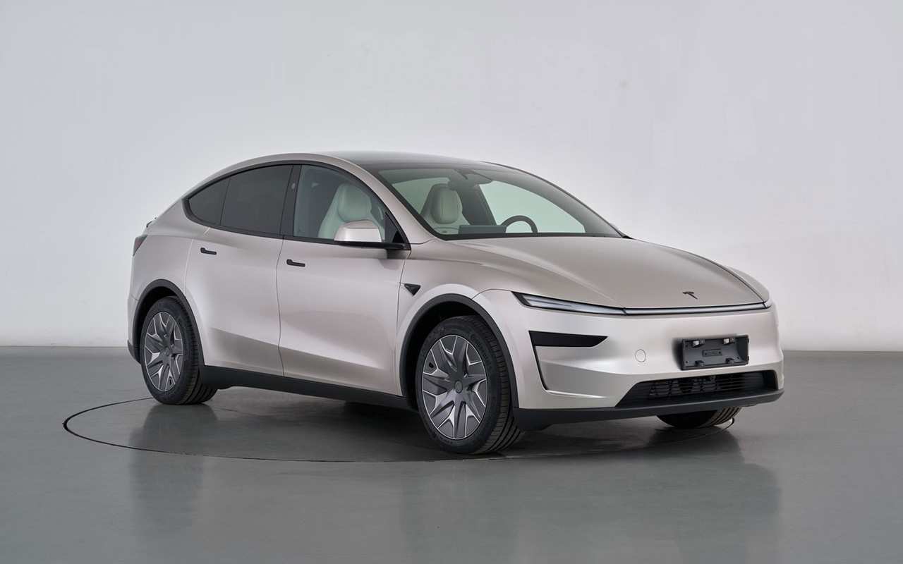 El nuevo Tesla Model Y de seis asientos cazado en China… y luce así