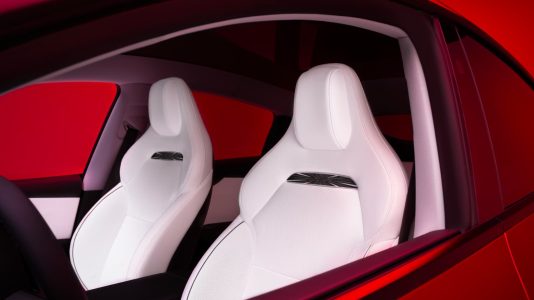 asientos model y performance 2025 7