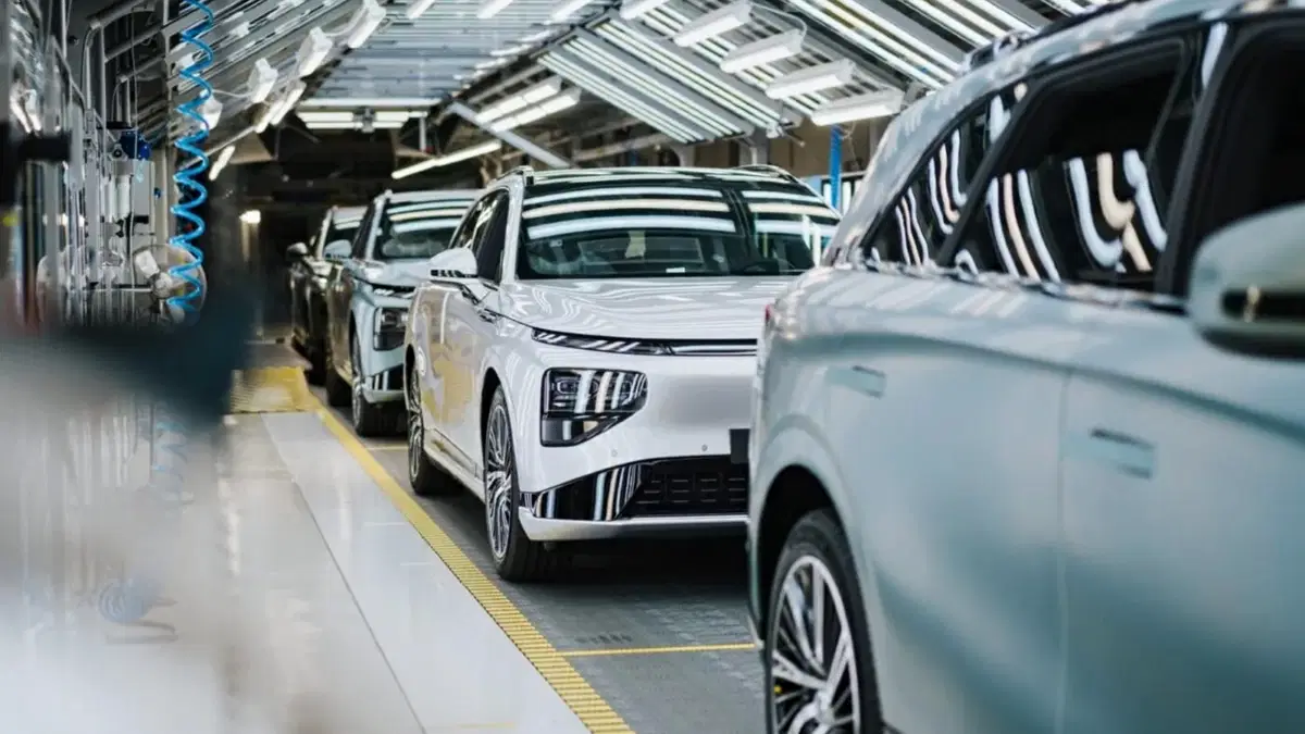 Arranca la producción de vehículos de Xpeng en Europa: los G6 y G9 ya son europeos de pleno derecho