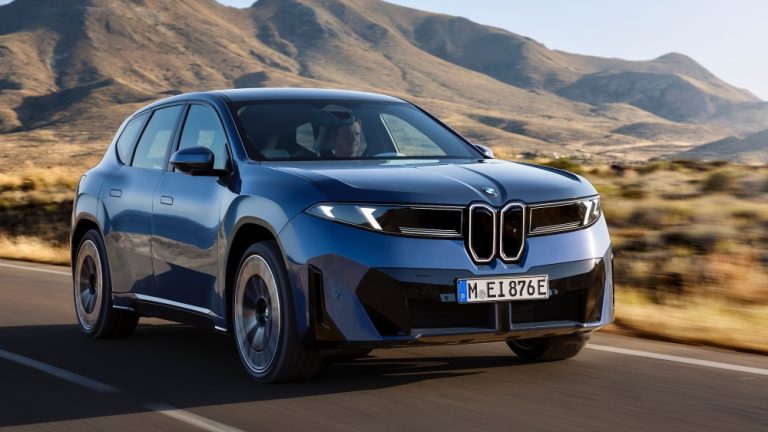 BMW promete esquivar los fallos de software con el nuevo iX3… ¿cómo?