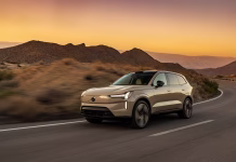 El Volvo EX90 recibe una profunda actualización: ahora cuenta con arquitectura de 800 voltios y cargas ultrarrápidas volvo ex90 sand dune 041
