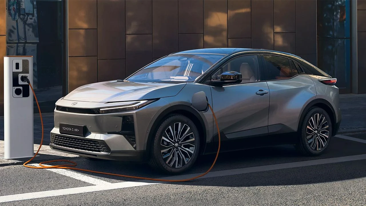 Este Toyota SUV eléctrico con hasta 343 CV llega con unos precios al mercado español que ponen en aprietos a las marcas chinas