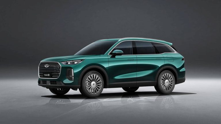 EBRO anuncia el S900 PHEV 4×4: el buque insignia de la compañía será un híbrido enchufable con más de 100 km de autonomía eléctrica