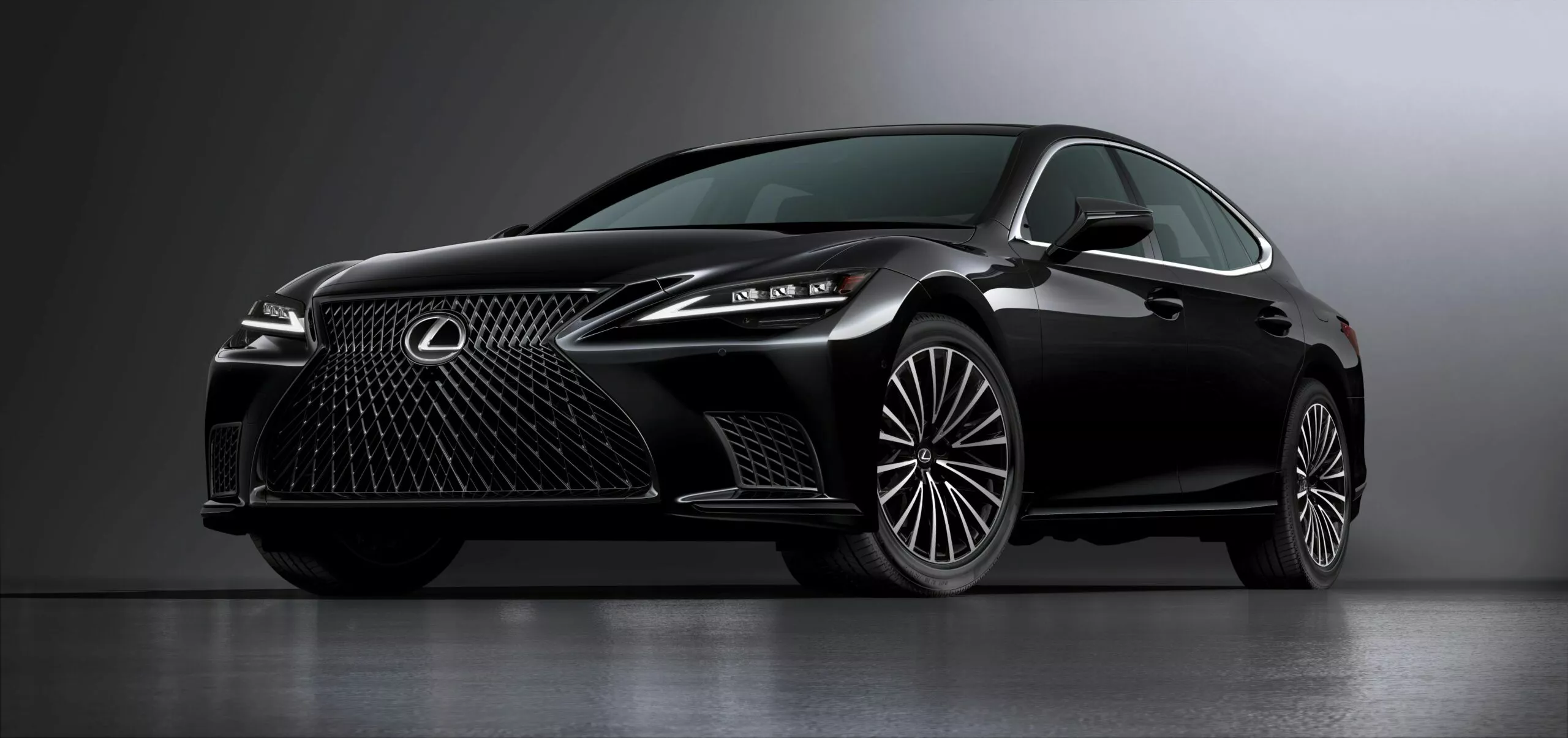 Lexus pasa a ser una marca de SUV: adiós al rival del Clase S y Serie 7