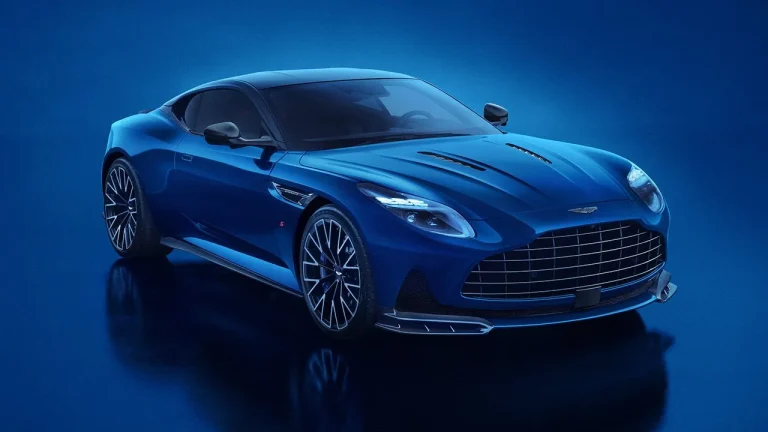 Aston Martin DB12 S: 700 CV para el gran turismo británico definitivo