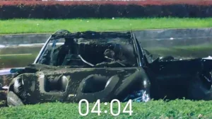 Un Xiaomi SU7 Ultra arde tras un grave accidente, muriendo su ocupante dentro