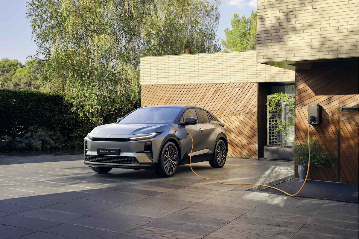 Ya hay precios para el Toyota C-HR+ Electric: batería récord en su rango de precios y 1.000.000 de km de garantía