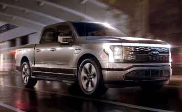 Ford paraliza el F-150 Lightning y apuesta por gasolina e híbridos 2022 ford f 150 lightning side view