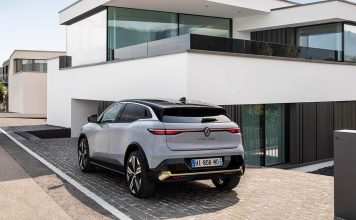 El Renault Mégane eléctrico podría volver a la combustión… debido a sus bajas ventas renault megane e tech electric trasera 1