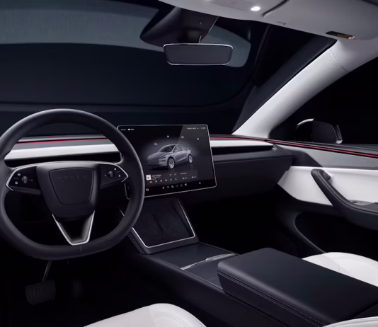 Tesla podría estar preparando Apple CarPlay en sus coches z6ih4pbqstj9 np tesla model y 2025 lhd 20.jpg