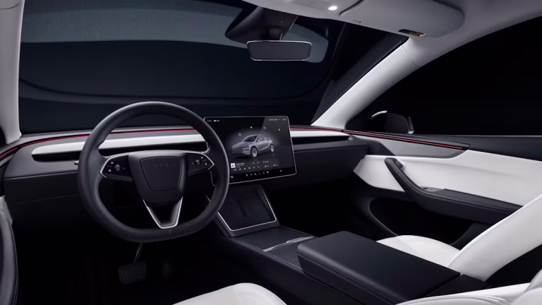 Tesla podría estar preparando Apple CarPlay en sus coches
