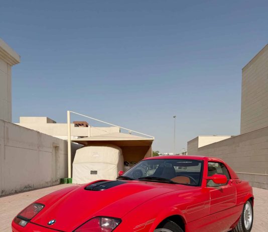 Este BMW Z1 es muy especial: tiene un V10 en su vano motor bmw z1 with v10 engine swap 3 scaled