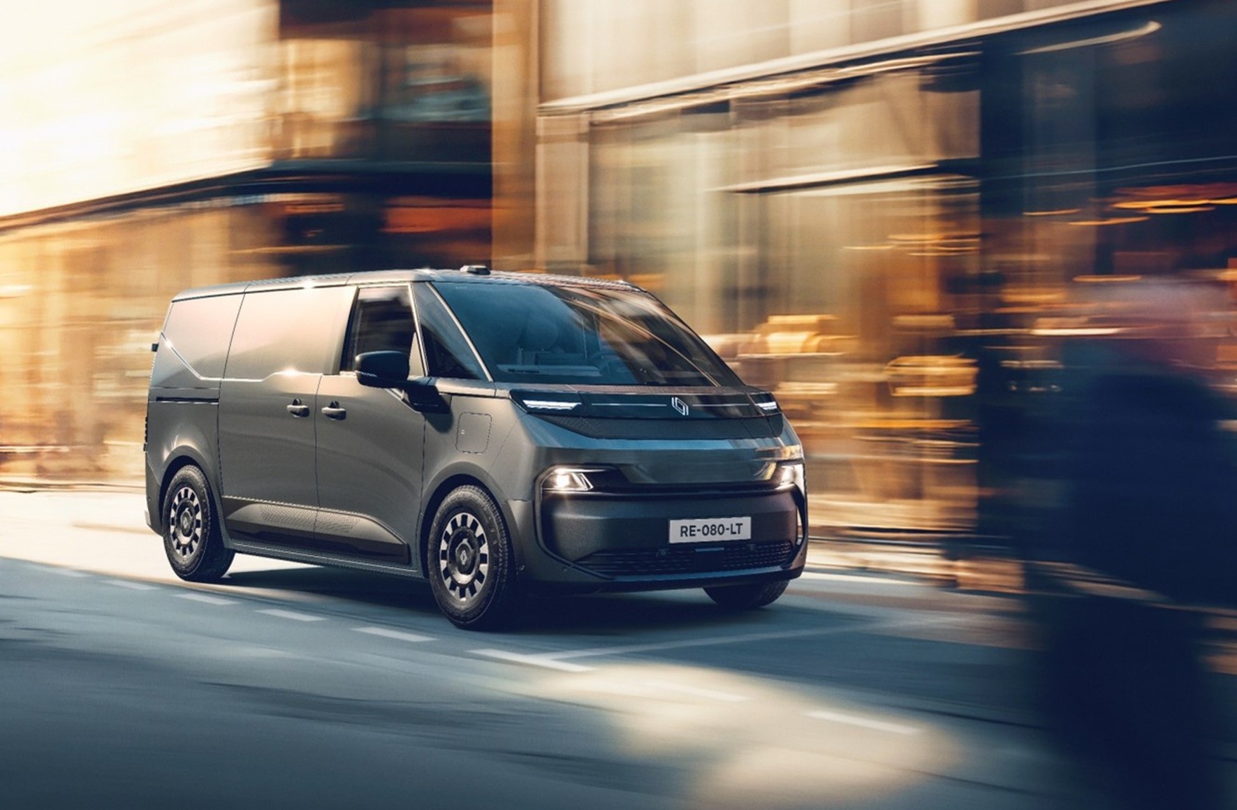 Nuevo Renault Trafic E-Tech: 450 km de autonomía, carga en 20 minutos gracias a sus 800v