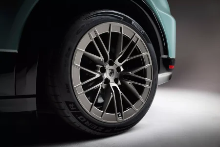 2026 porsche cayenne turbo electric 00025