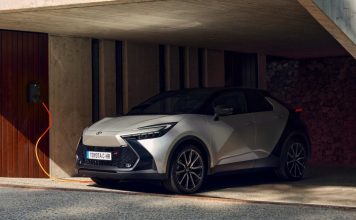 El que dominó el mercado europeo durante muchos años, derrocado: ya se venden más híbridos enchufables que coches diésel toyota c hr phev 2024 0 1130x772